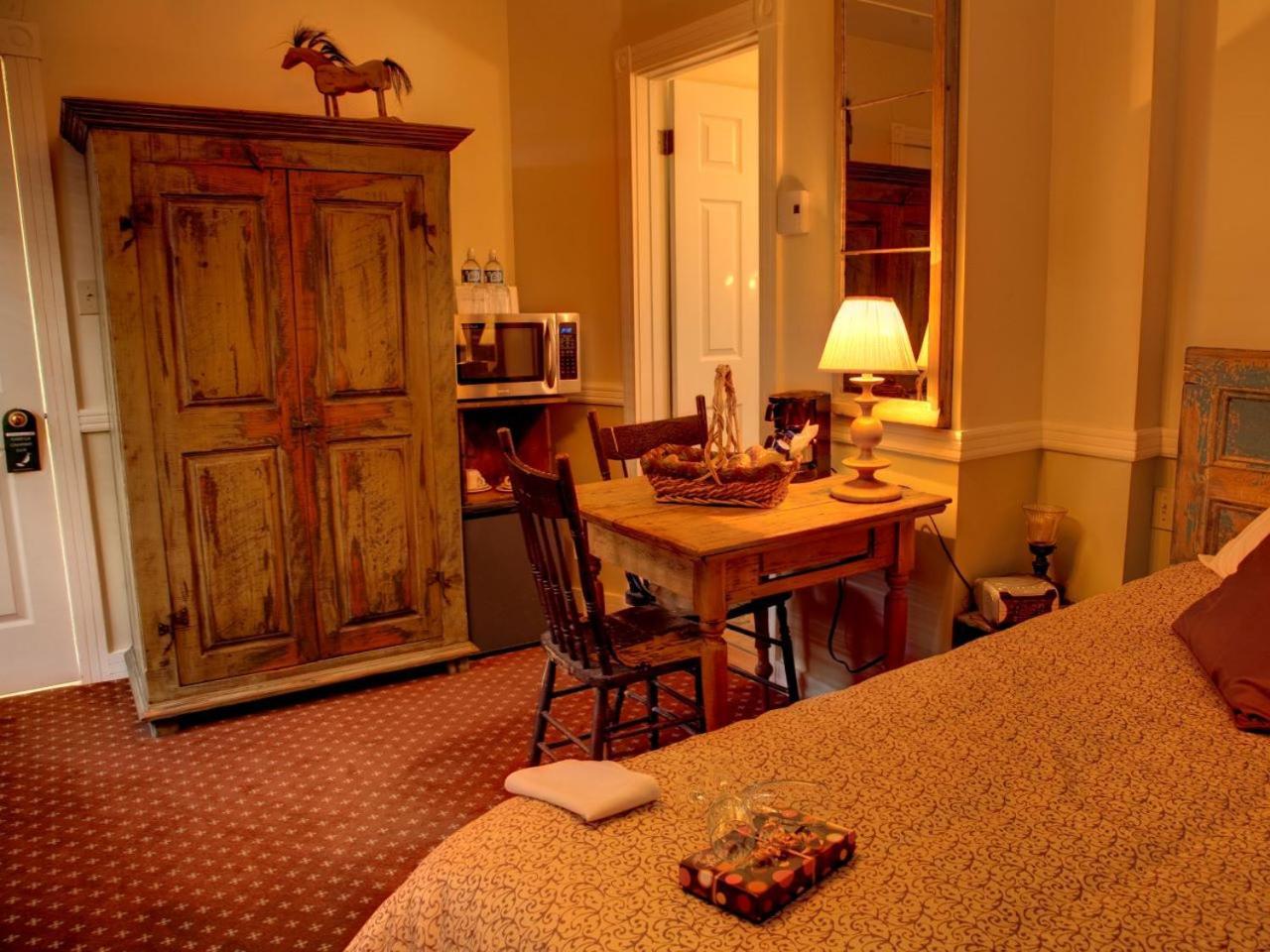 Auberge De La Tour Du Lac Sainte-Agathe-des-Monts Luaran gambar