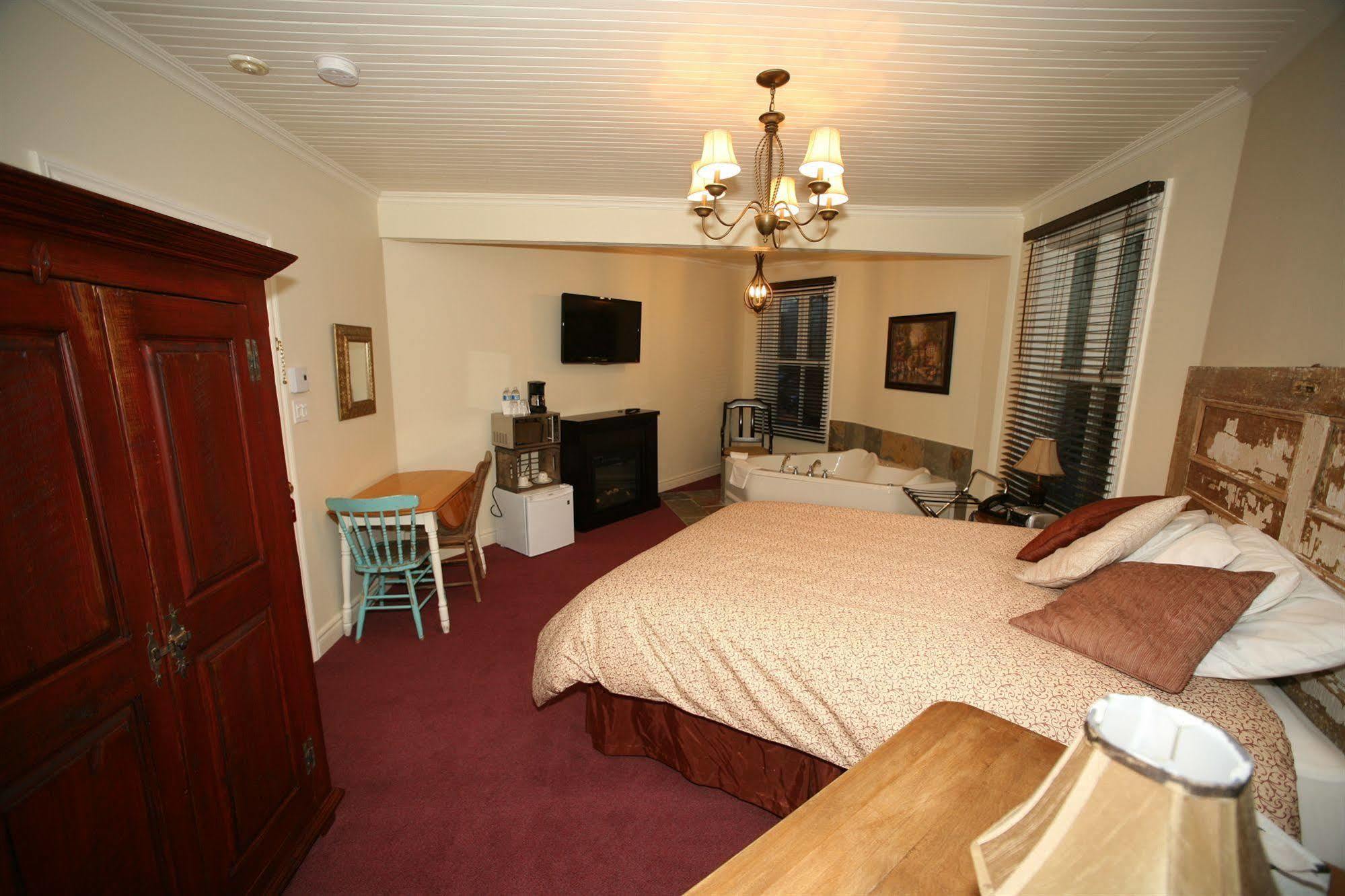 Auberge De La Tour Du Lac Sainte-Agathe-des-Monts Luaran gambar