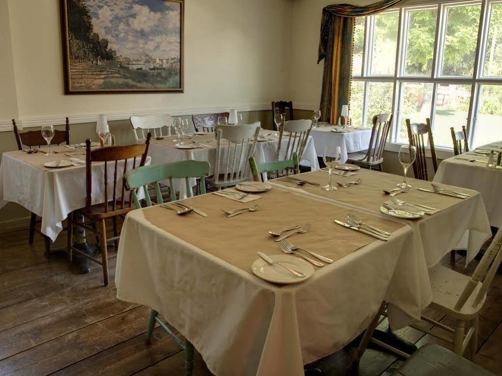 Auberge De La Tour Du Lac Sainte-Agathe-des-Monts Luaran gambar
