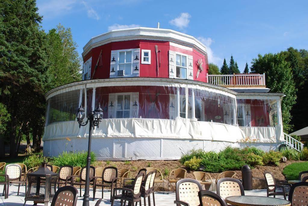 Auberge De La Tour Du Lac Sainte-Agathe-des-Monts Luaran gambar