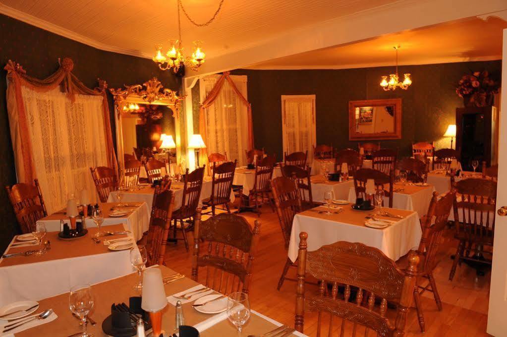 Auberge De La Tour Du Lac Sainte-Agathe-des-Monts Luaran gambar